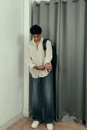 Striped Shirt & Baggy Jeans Outfit – Relaxed Street-Style Essential